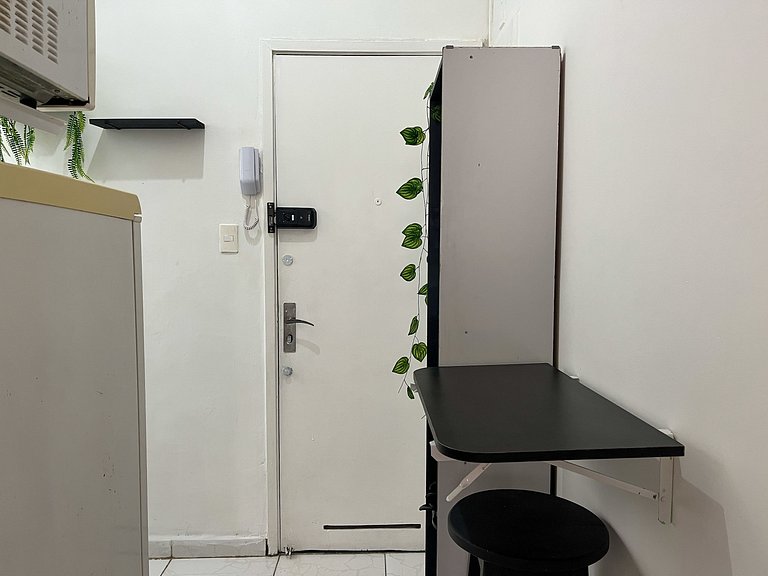 Studio Copacabana a 100 metros da praia, posto 5