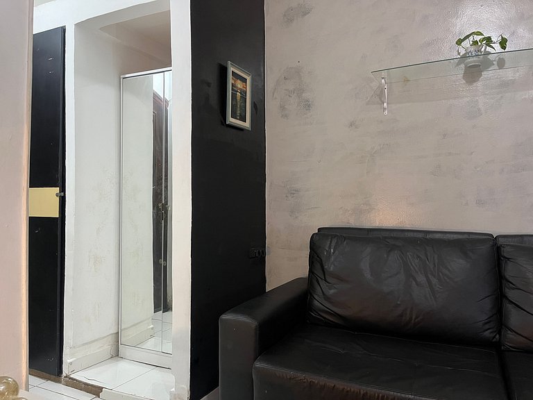 Studio em Copacabana a 65 metros da praia, posto 5