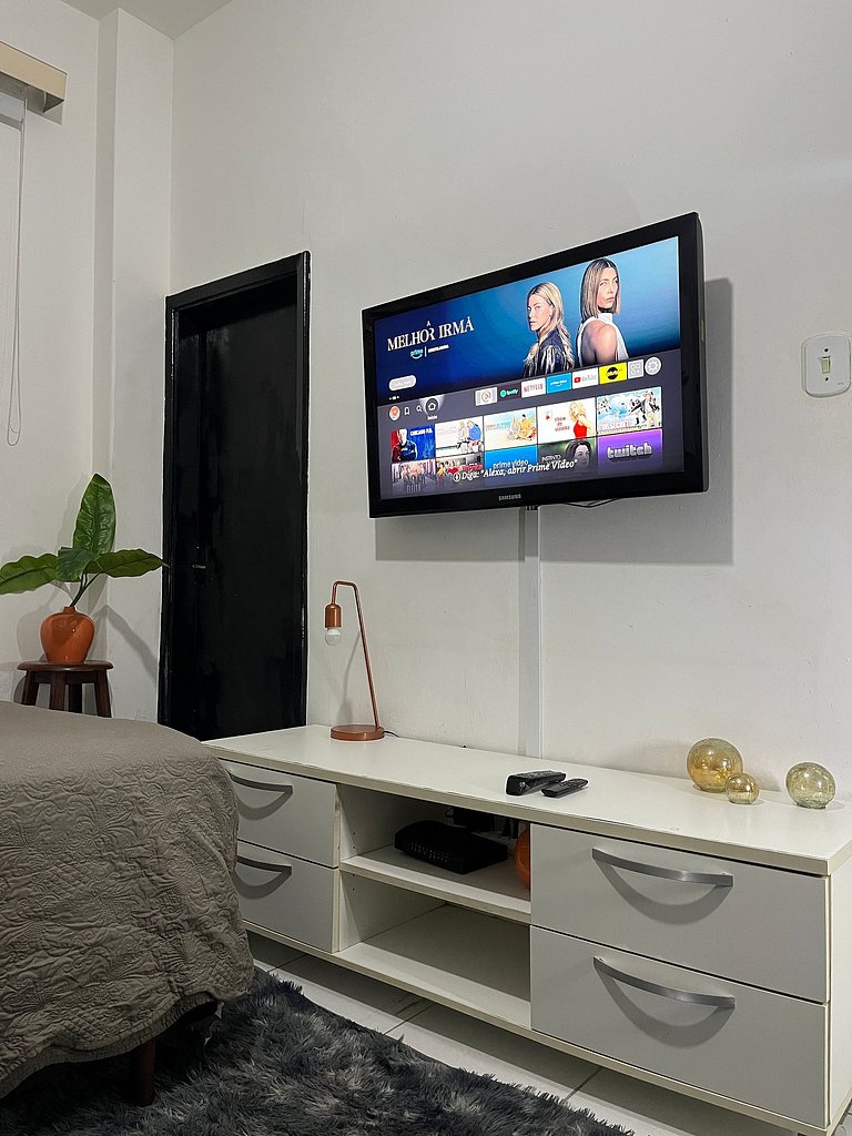 Studio em Copacabana a 65 metros da praia, posto 5