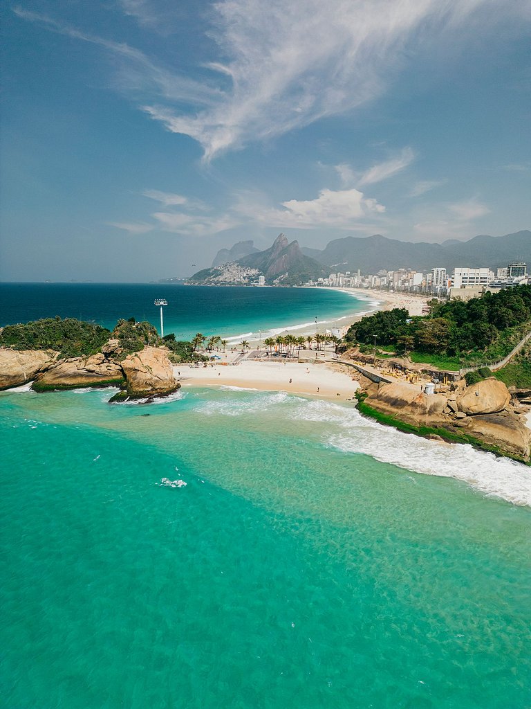 Studio em Copacabana a 65 metros da praia, posto 5